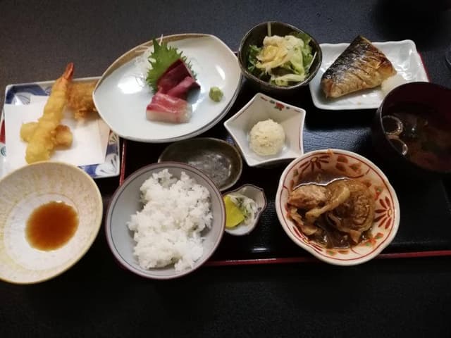 魚料理・もつ鍋 山咲き - サブ画像3