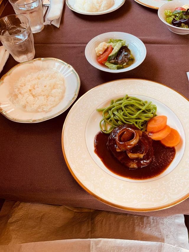 タンシチューの店トムズ - サブ画像2