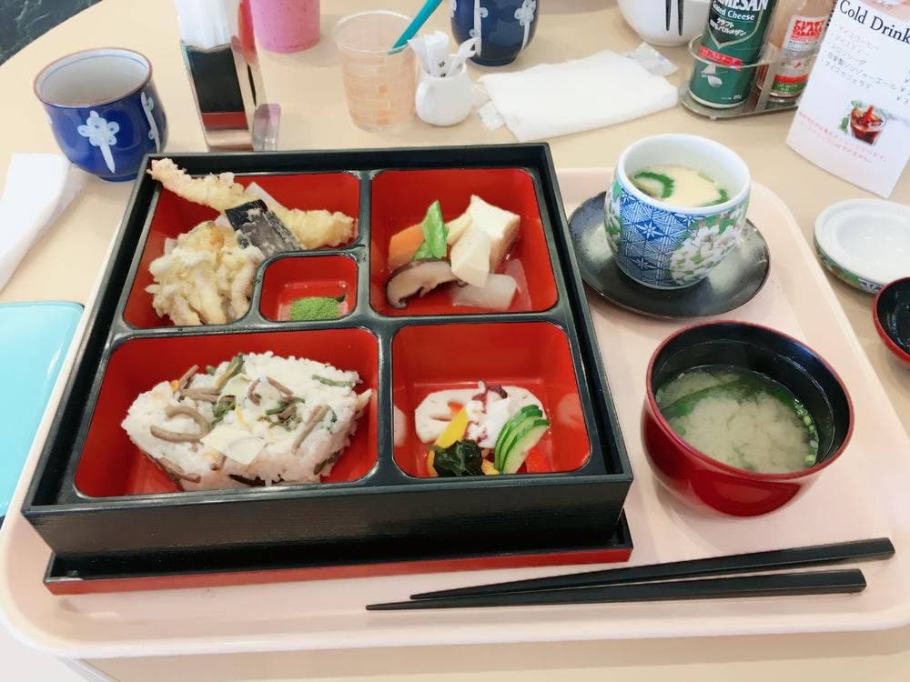 CAFE DE HIRAOKA