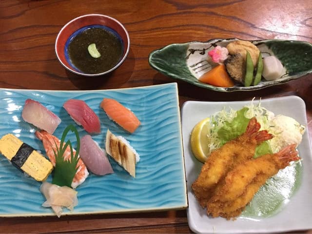 名物海老フライ・伊勢海老料理 伊勢大阪屋 - サブ画像1