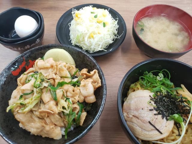 伝説のすた丼屋 富山田中町店 - サブ画像1