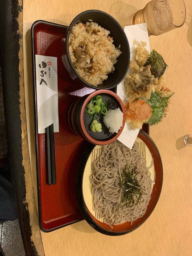 大阪うどん きらく 王寺店 - サブ画像1