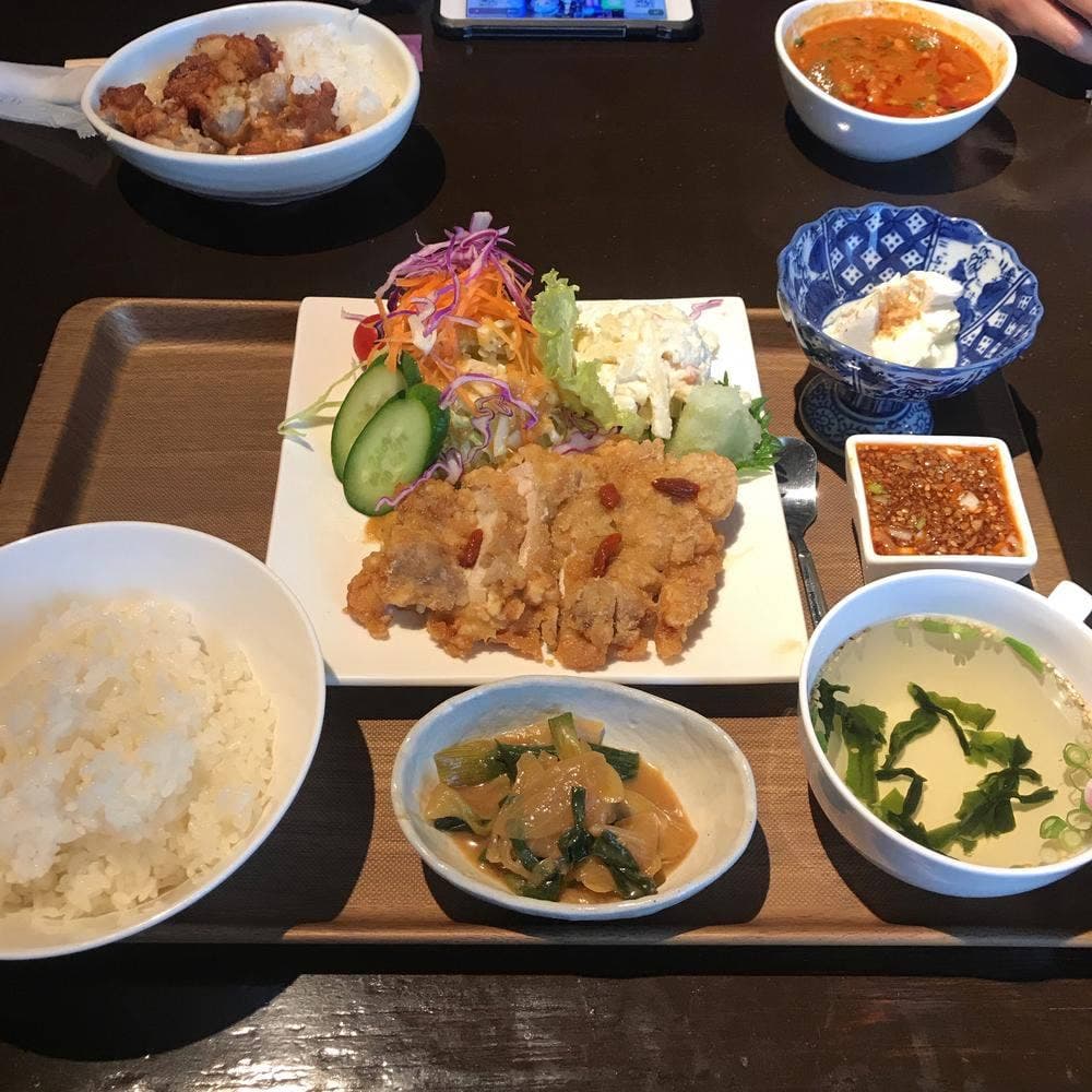 飲み食い処 とりあえず
