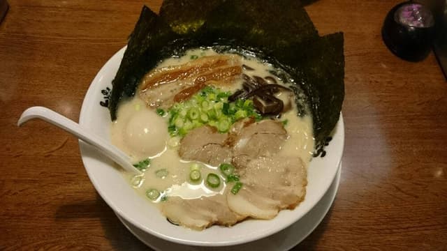 東京とんこつ とんとら 狭山入曽店 - サブ画像1