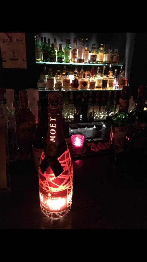 Bar Wisteria