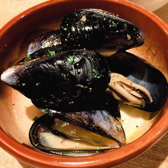 炭火焼と南イタリア料理のお店 ヴァカンツェ - サブ画像3