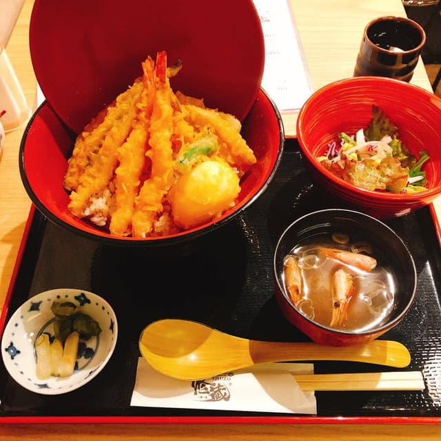 スワンレイク パブ エド 修蔵 六本木店 - サブ画像1