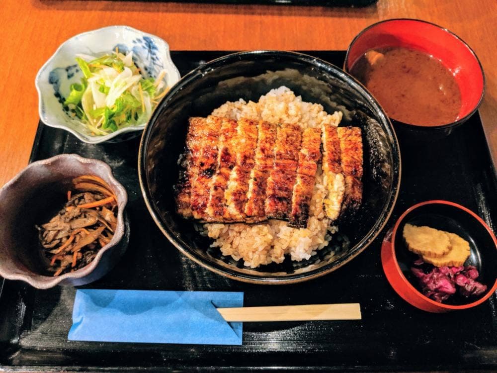 お賀川亭