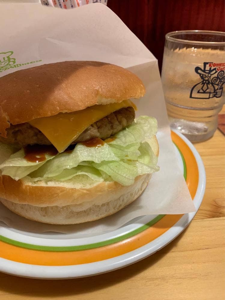 コメダ珈琲店 津中央店