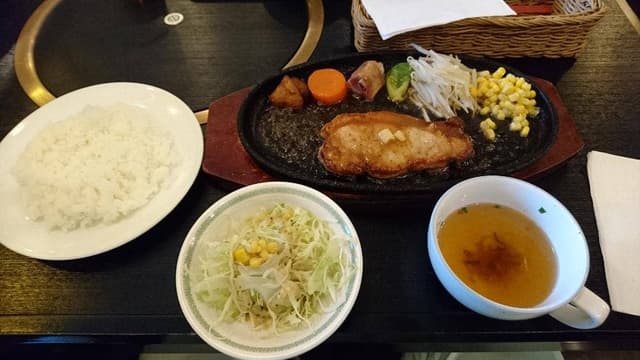 肉のクリヤマ 肉の食遊館 - サブ画像1