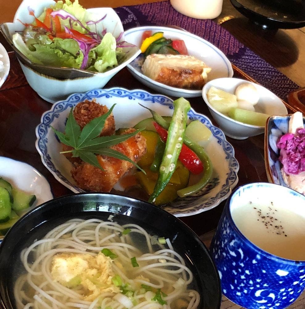 かやぶきcafe かやね