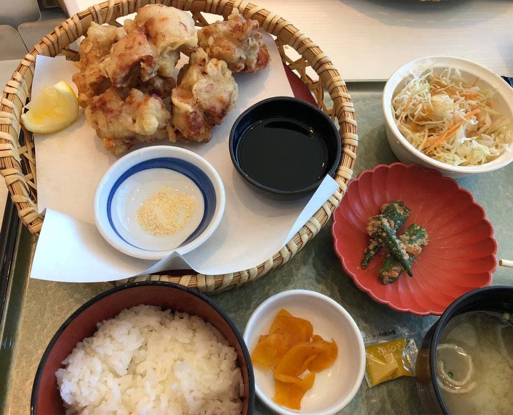 ブルースカイ 大阪空港店