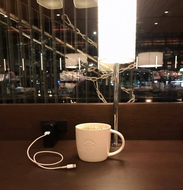 スターバックス コーヒー 蔦屋書店周南市立徳山駅前図書館店 - サブ画像1