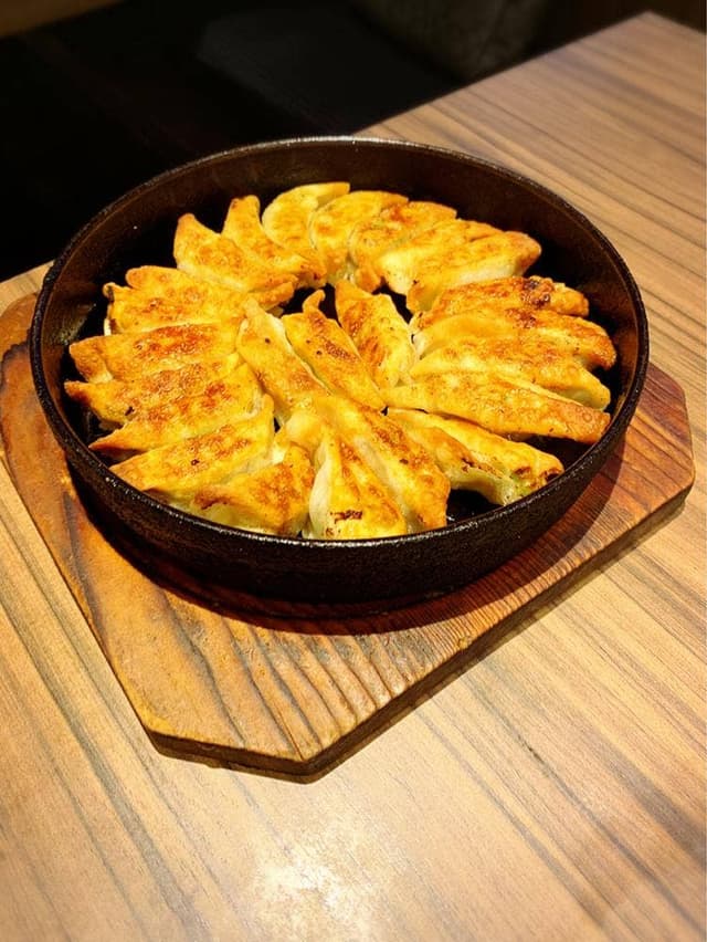 博多鉄なべ餃子酒場 はなまる - サブ画像1