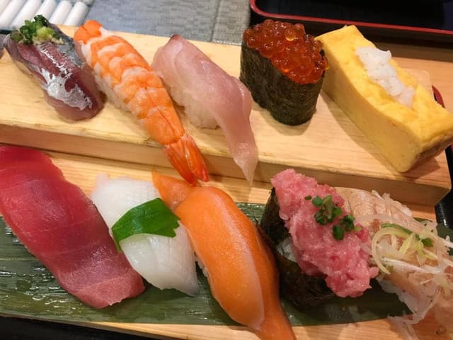 沼津魚がし鮨 流れ鮨 富士青島店 - サブ画像2