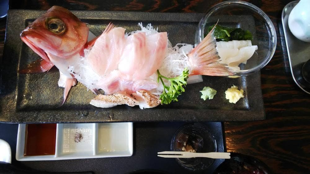 はくちょう亭奈良屋