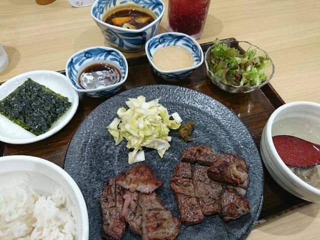牛たんと和牛焼き 青葉苑 HEPナビオ店 - サブ画像1