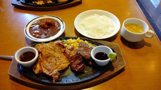 ステーキハンバーグ&サラダバー けん 盛岡店 - サブ画像3