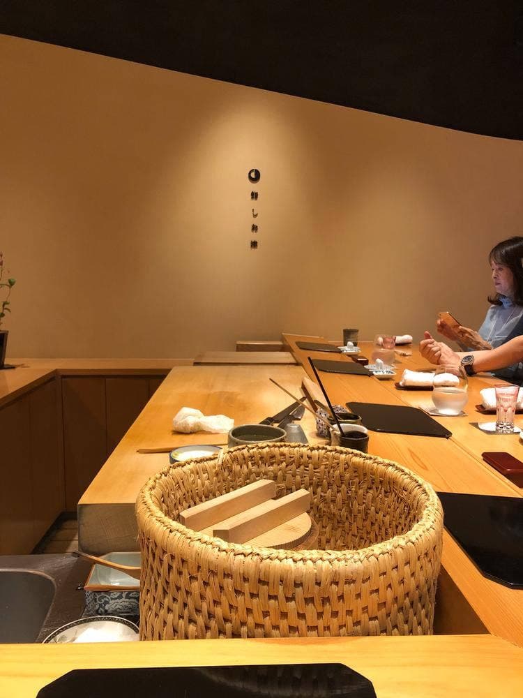 鮨しお津