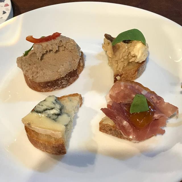 桜井市場 ワールド食堂&バル - サブ画像1