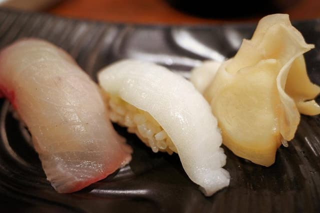 魚寿司 公設市場総本店 - サブ画像1