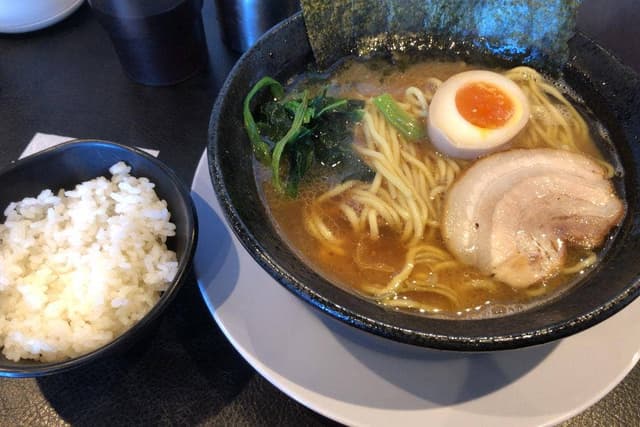横浜らーめん 源泉 海老名店 - サブ画像3