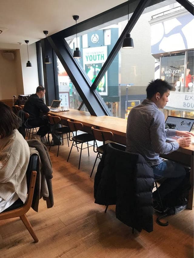 エクセルシオールカフェ 新宿三丁目店 - サブ画像2