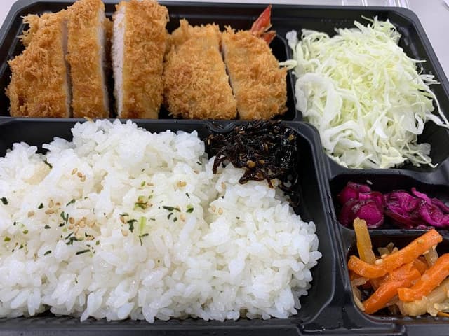 とんかつ新宿さぼてん デリカ アトレヴィ田端店 - サブ画像1