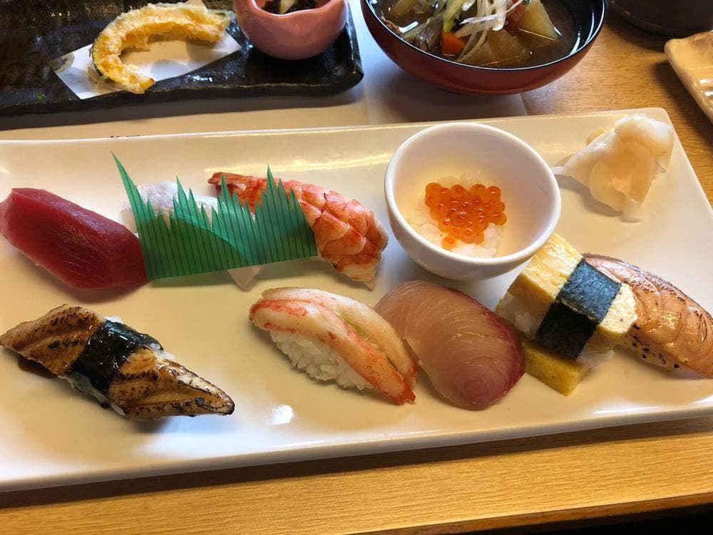 ぎふ初寿司 鵜沼総本店