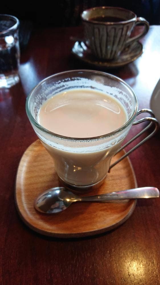 CAFE & BAR HACHI