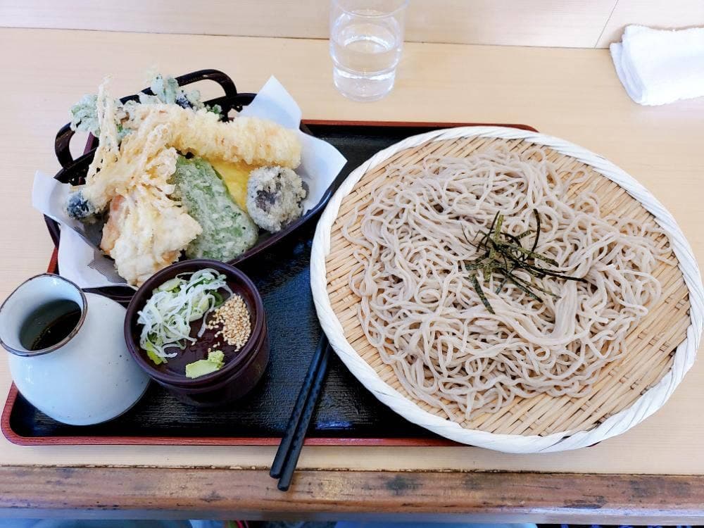 紅ばら 生協蛇田店