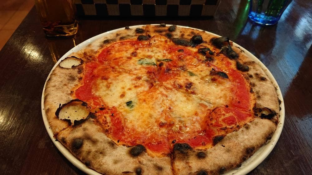 ピッツェリア エ トラットリ ポッツォーリ