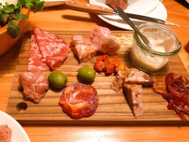 ワインの酒場。ディプント 池袋東口店 - サブ画像1