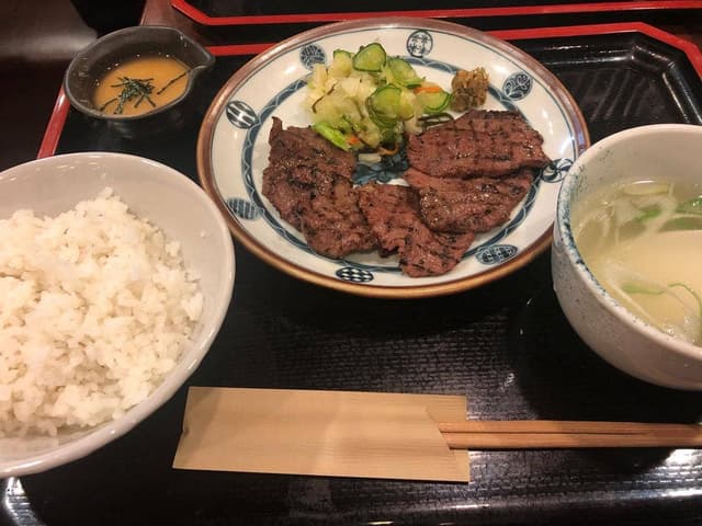 牛たん焼き 仙台辺見 栄店 - サブ画像3