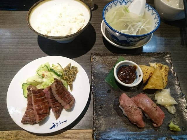 牛たん炭焼 利久 多賀城店 - サブ画像1