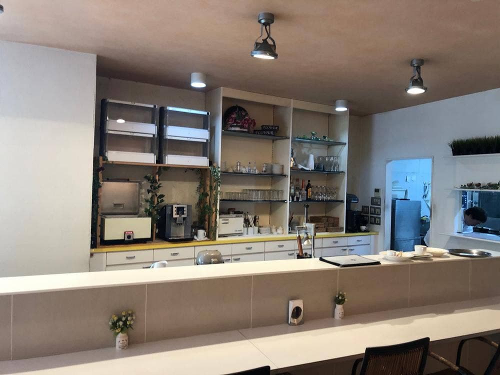 アール・スタイル・ダイニング