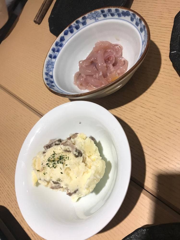 Bar and Kitchen 和D