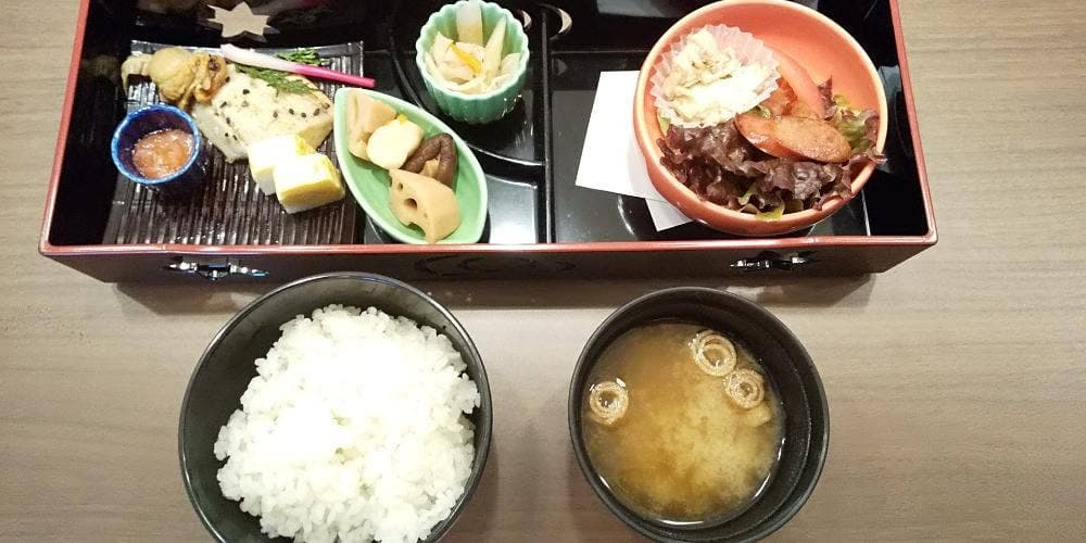 しげよし 川西店