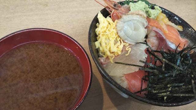 鮮魚と海鮮丼の店 魚盛 - サブ画像1