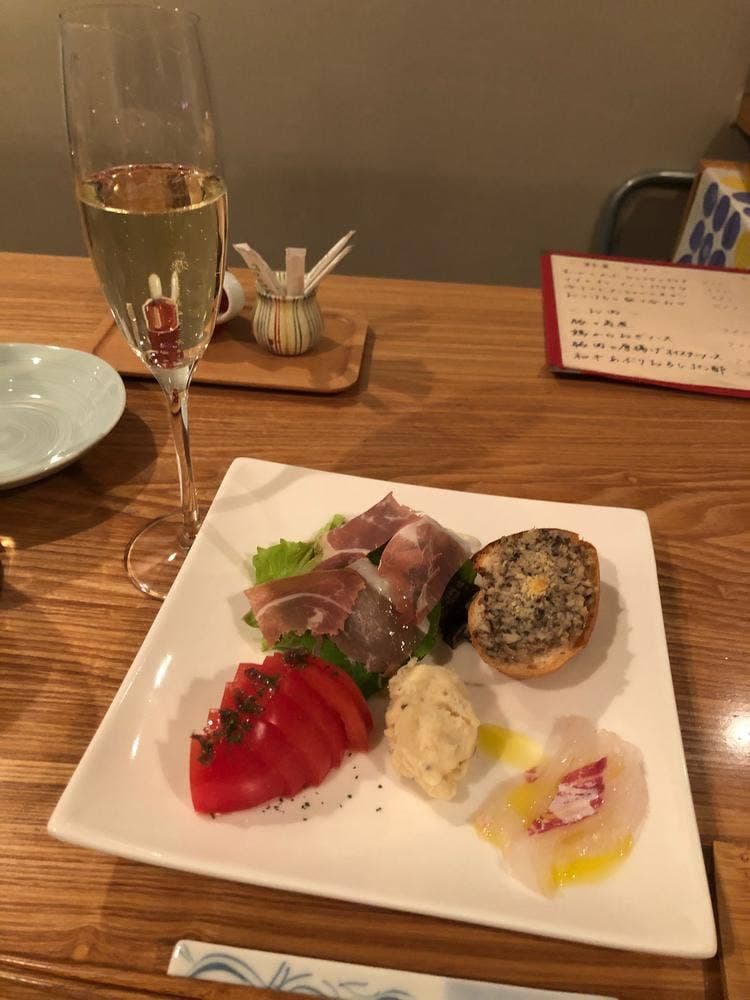 小料理とワイン たまや