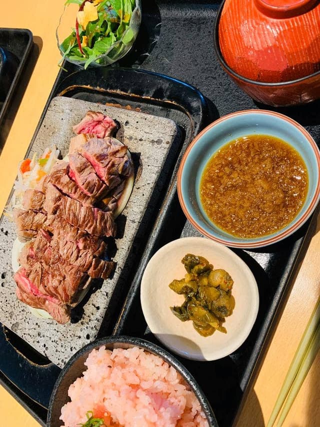 石焼ステーキ 贅 白山店 - サブ画像1