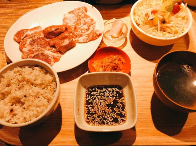 熟成仔羊焼肉 LAMB ONE 新宿本店 - サブ画像1