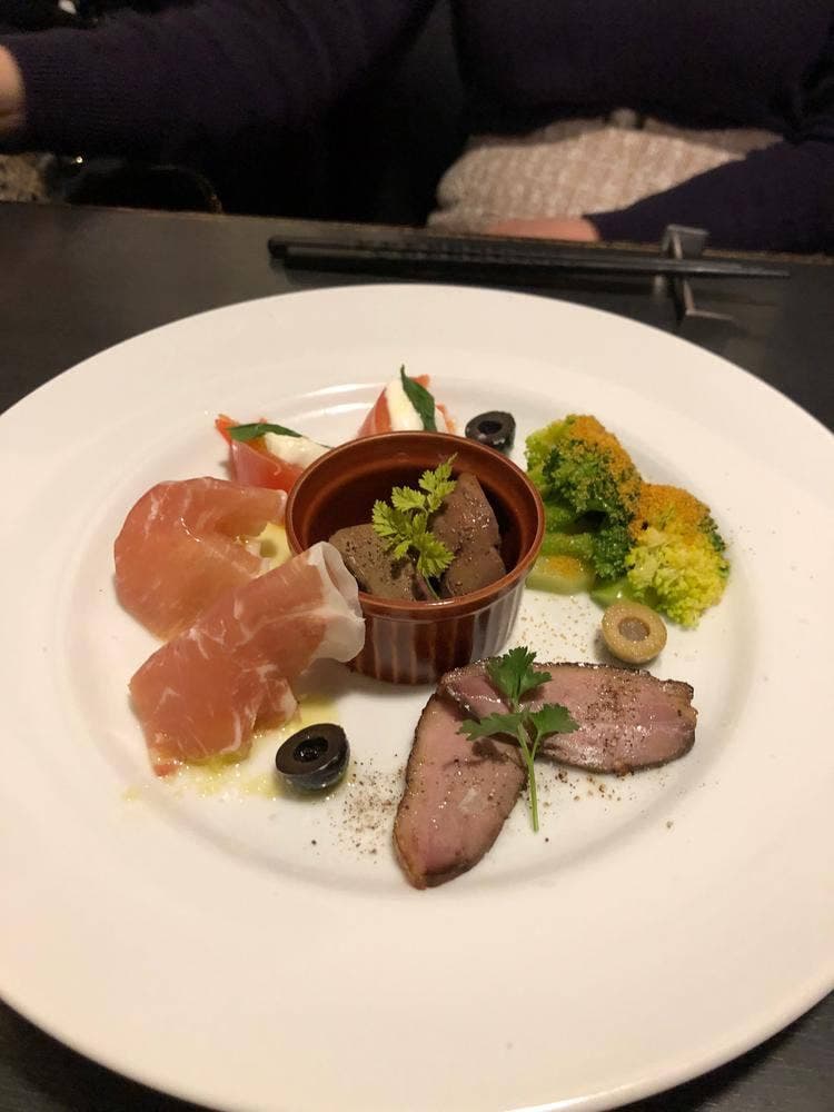 ゆったり 炙ジビエとワイン 炭然