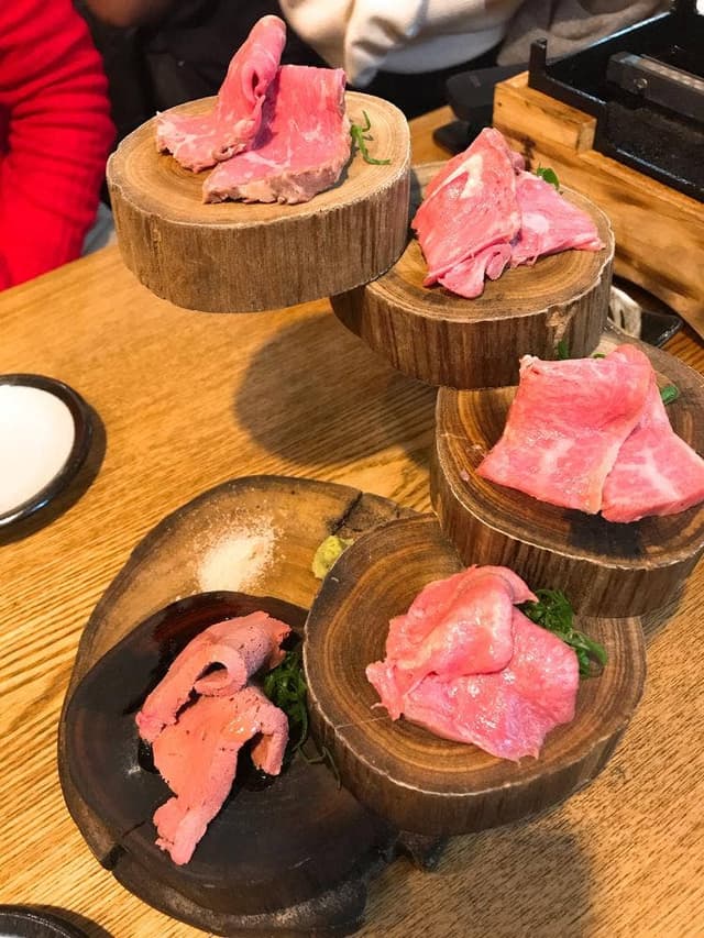 肉寿司 恵比寿横丁店 - サブ画像1