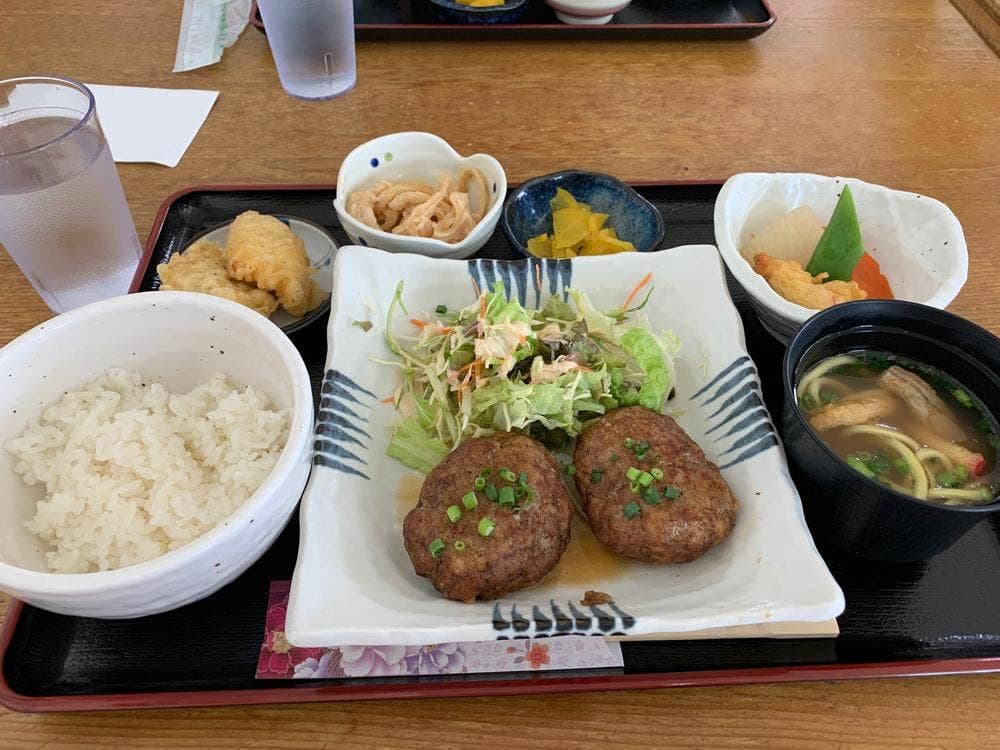 ヤマバレ牧場 ポーザーおばさんの食卓