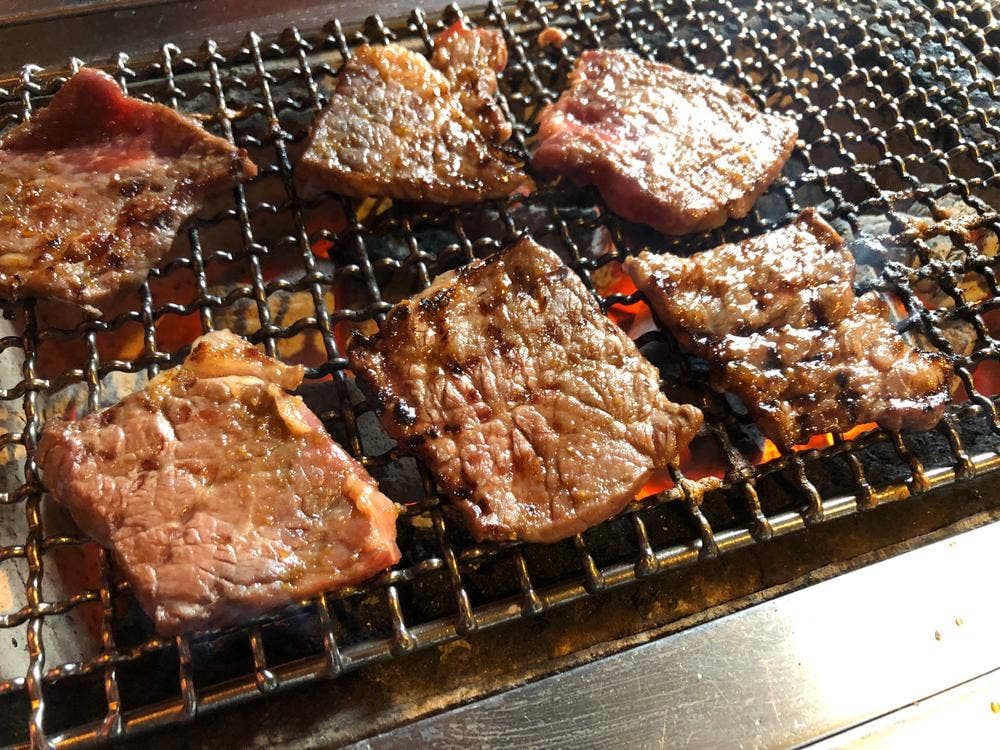 炭火焼肉 食神 苑