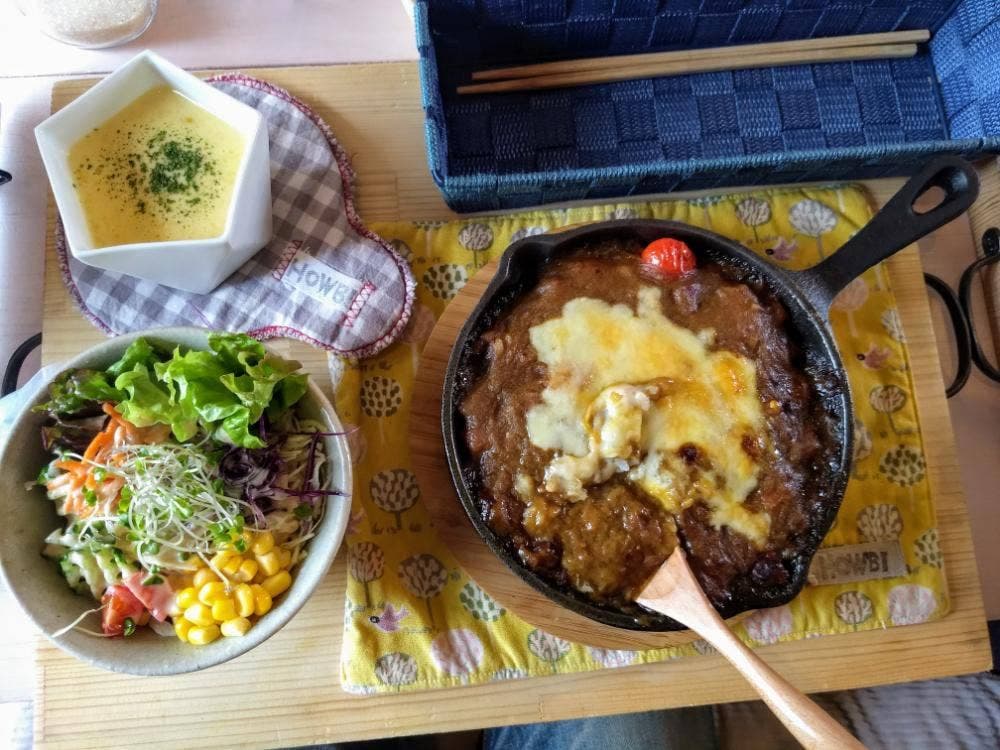 ハンモックと光サイフォン珈琲 HOWBI