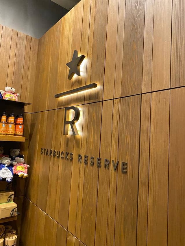 スターバックス コーヒー なんばスカイオ 3階店 - サブ画像1
