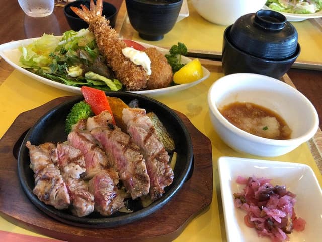 ロイヤルホスト 堺石津川店 - サブ画像1