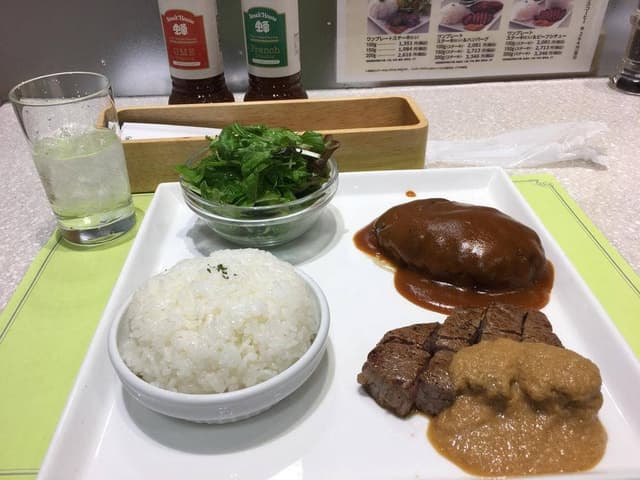 ステーキハウス蜂 博多阪急店 - サブ画像2